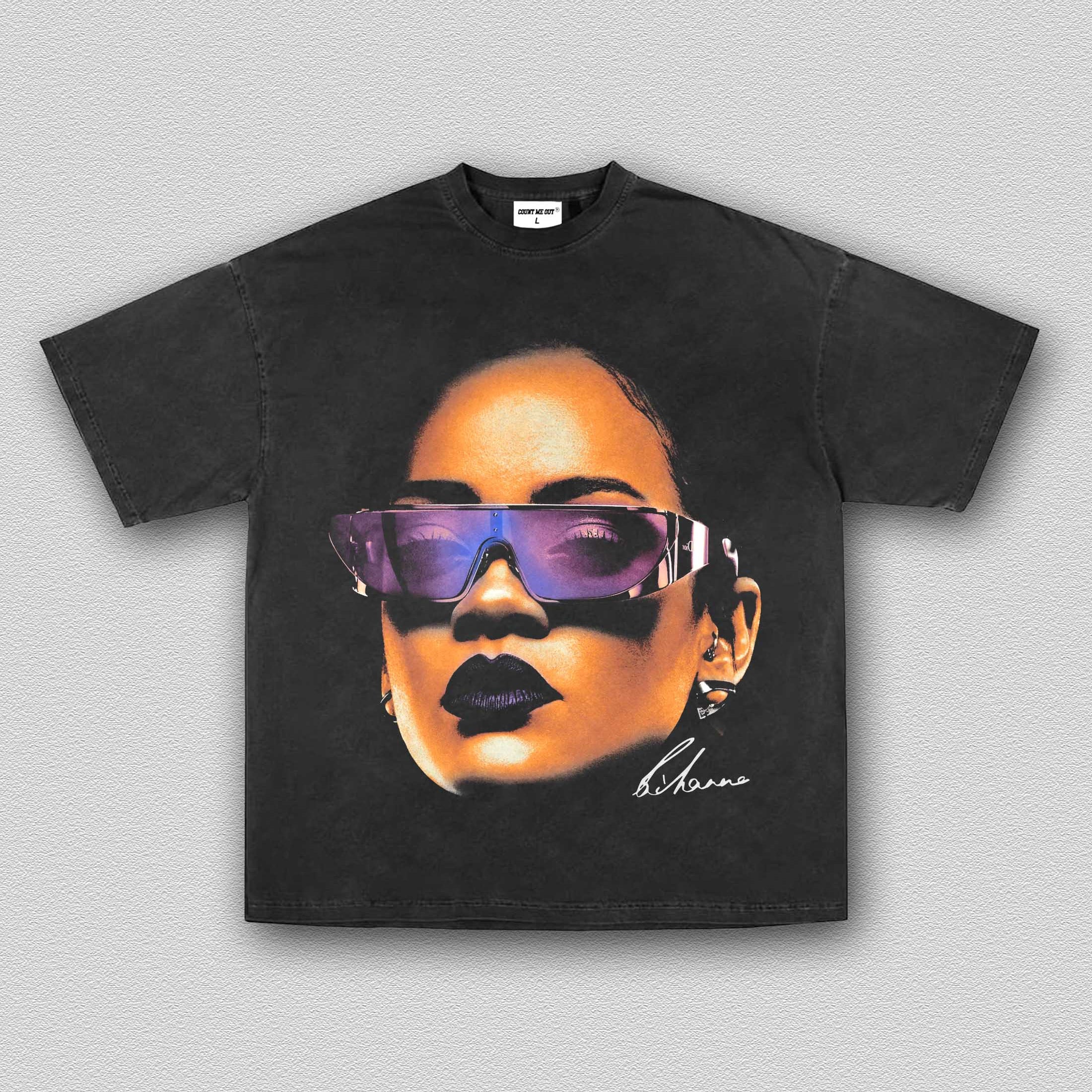 BIG FACE RIHANNA TEE