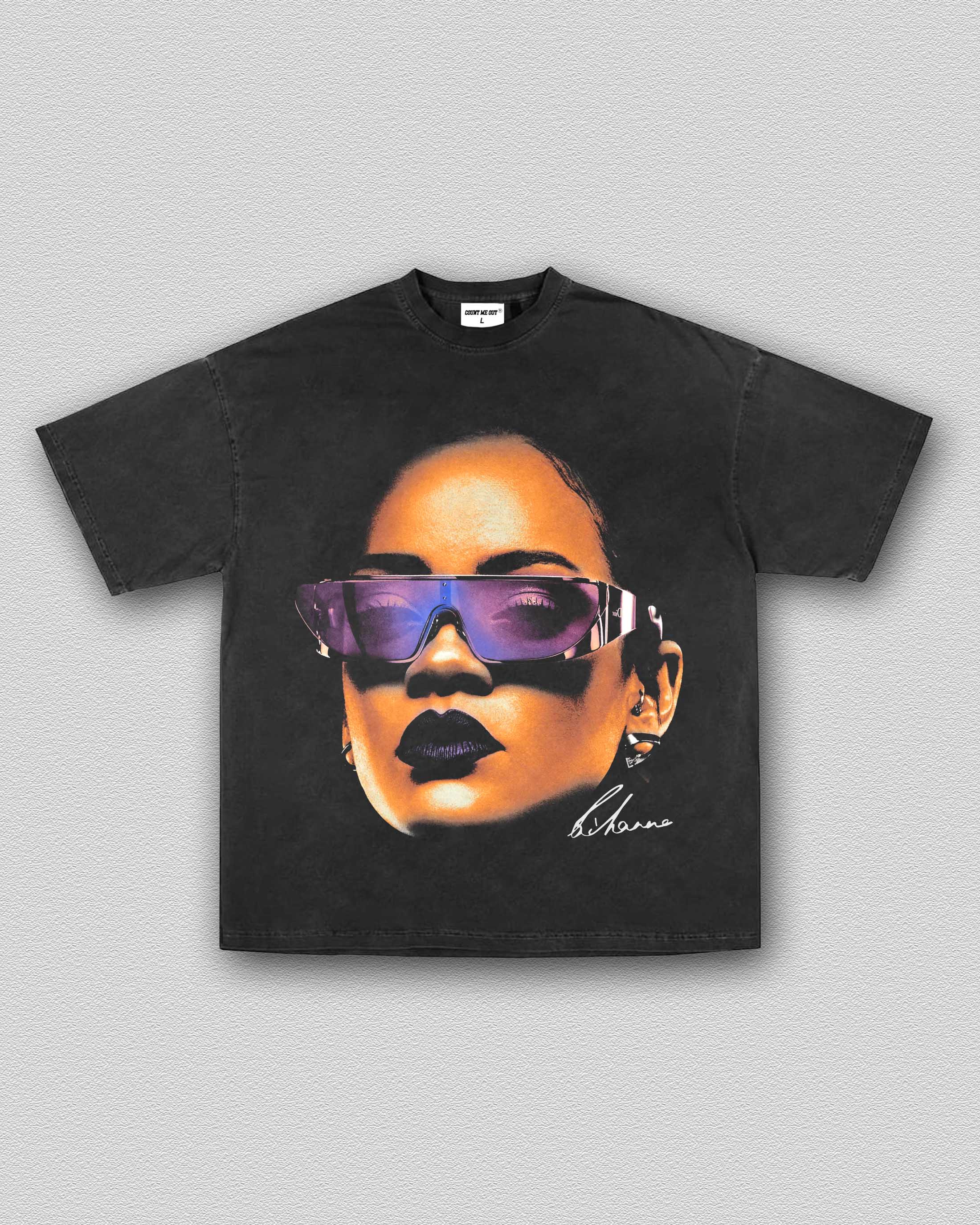 BIG FACE RIHANNA TEE